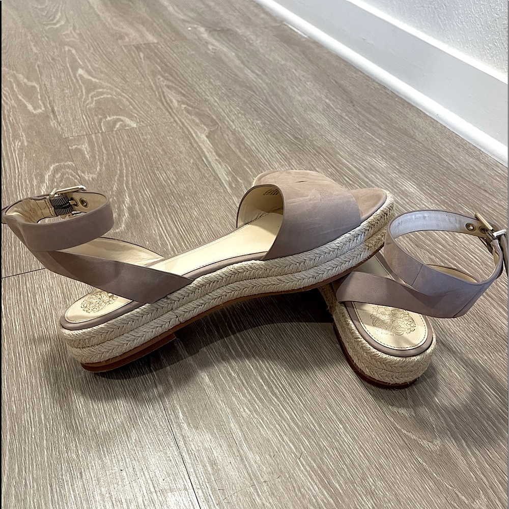 Vince Camuto Nude Platfrom Sandal Size 11